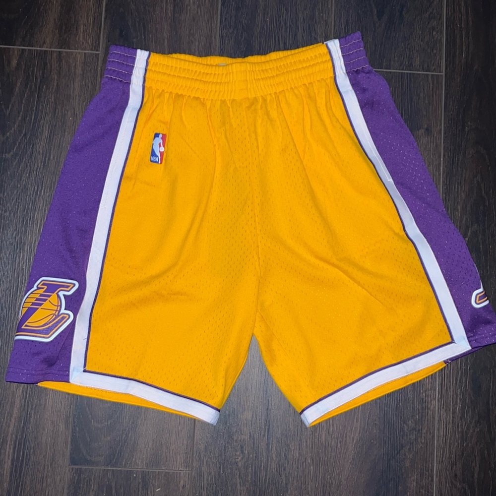 Mitchell & Ness NBA Swingman Shorts - Lakers, ‘09, *New*